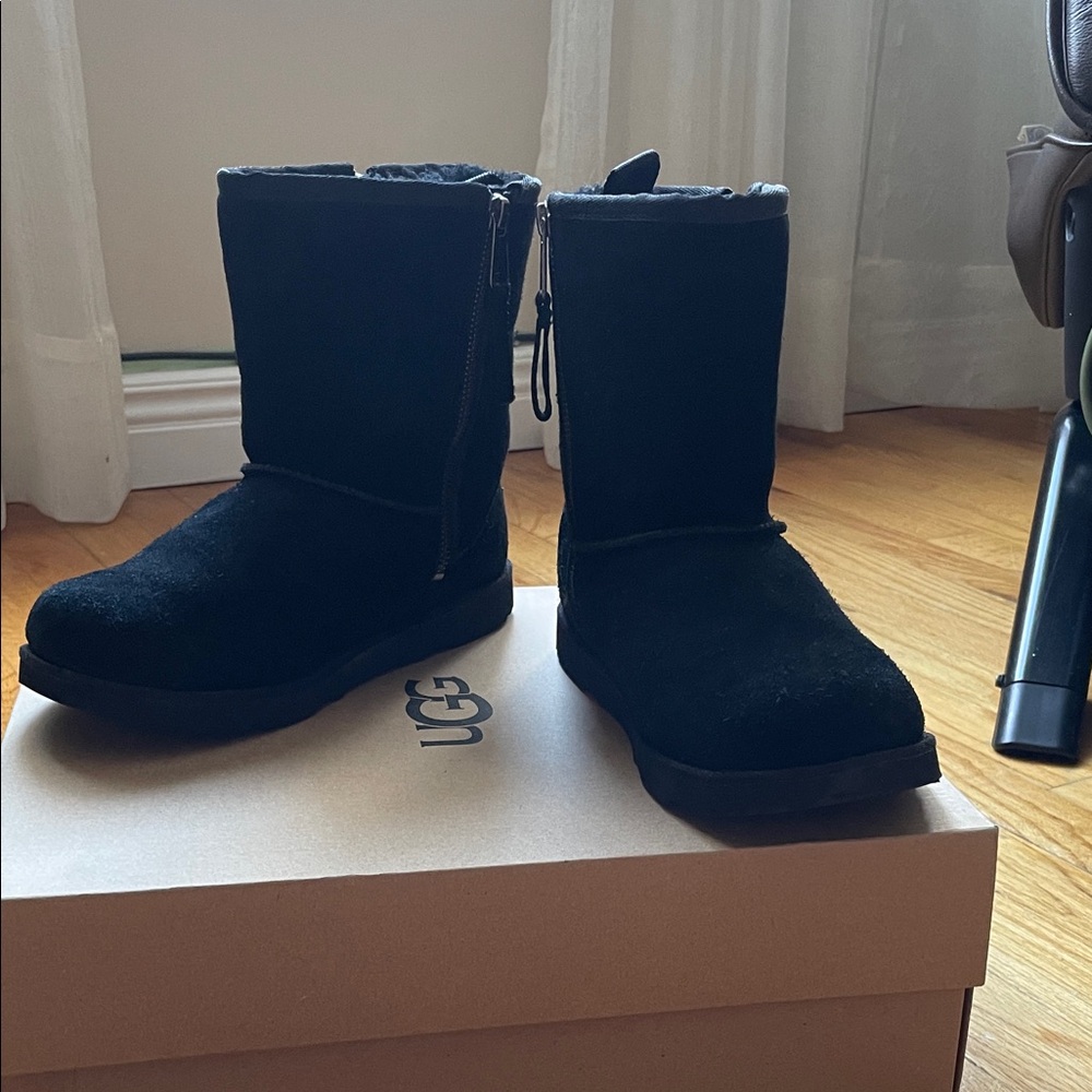 UGG Kids Short Double Zip Boot - Black